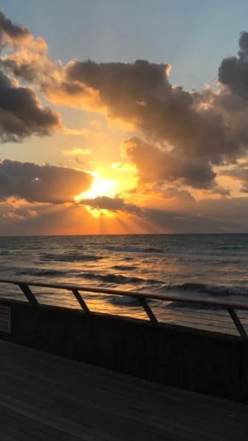 M Sea Suites - By The * Tel Aviv